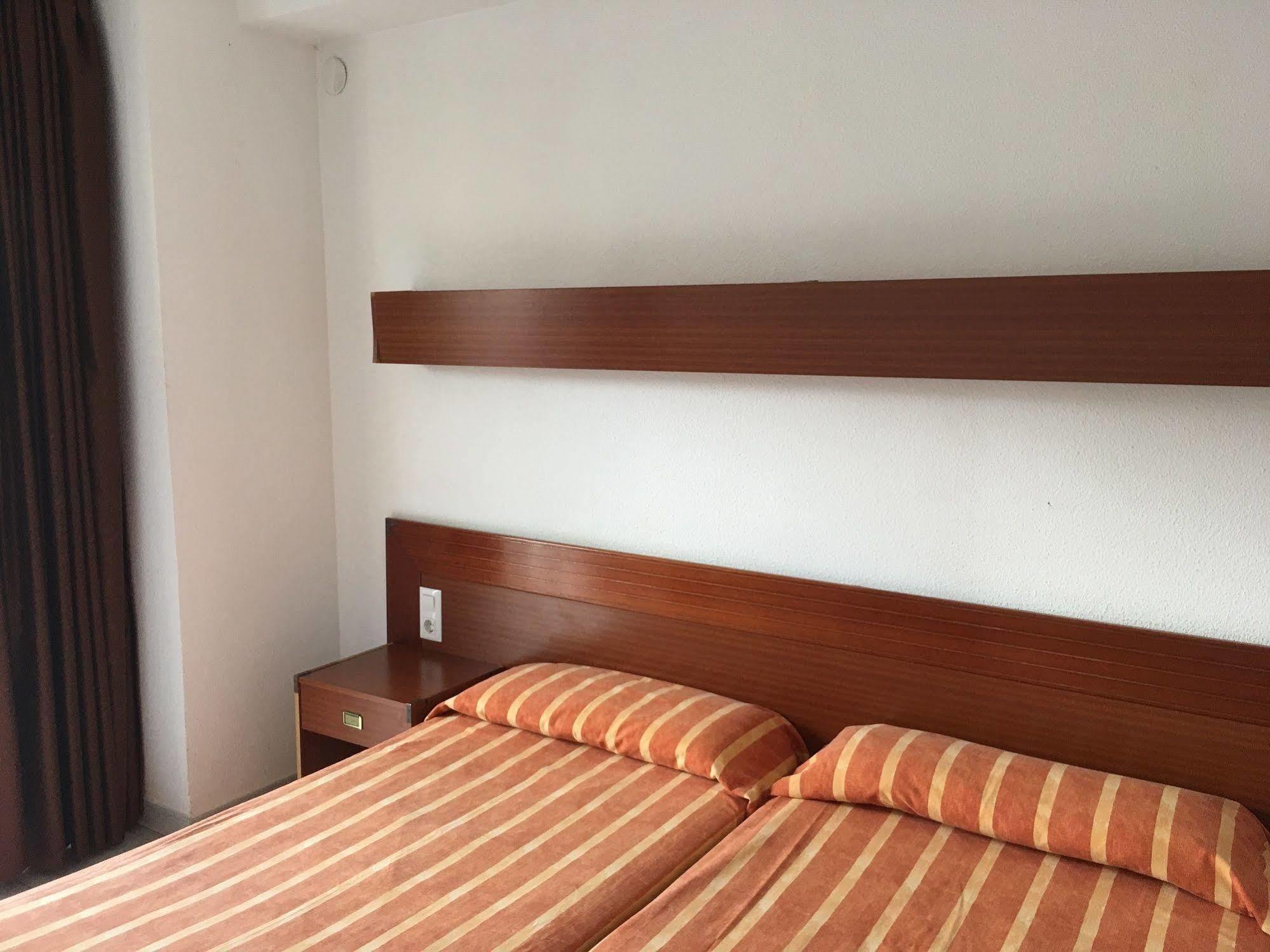 Hotel Checkin Montpalau بينيذا ذي مار المظهر الخارجي الصورة